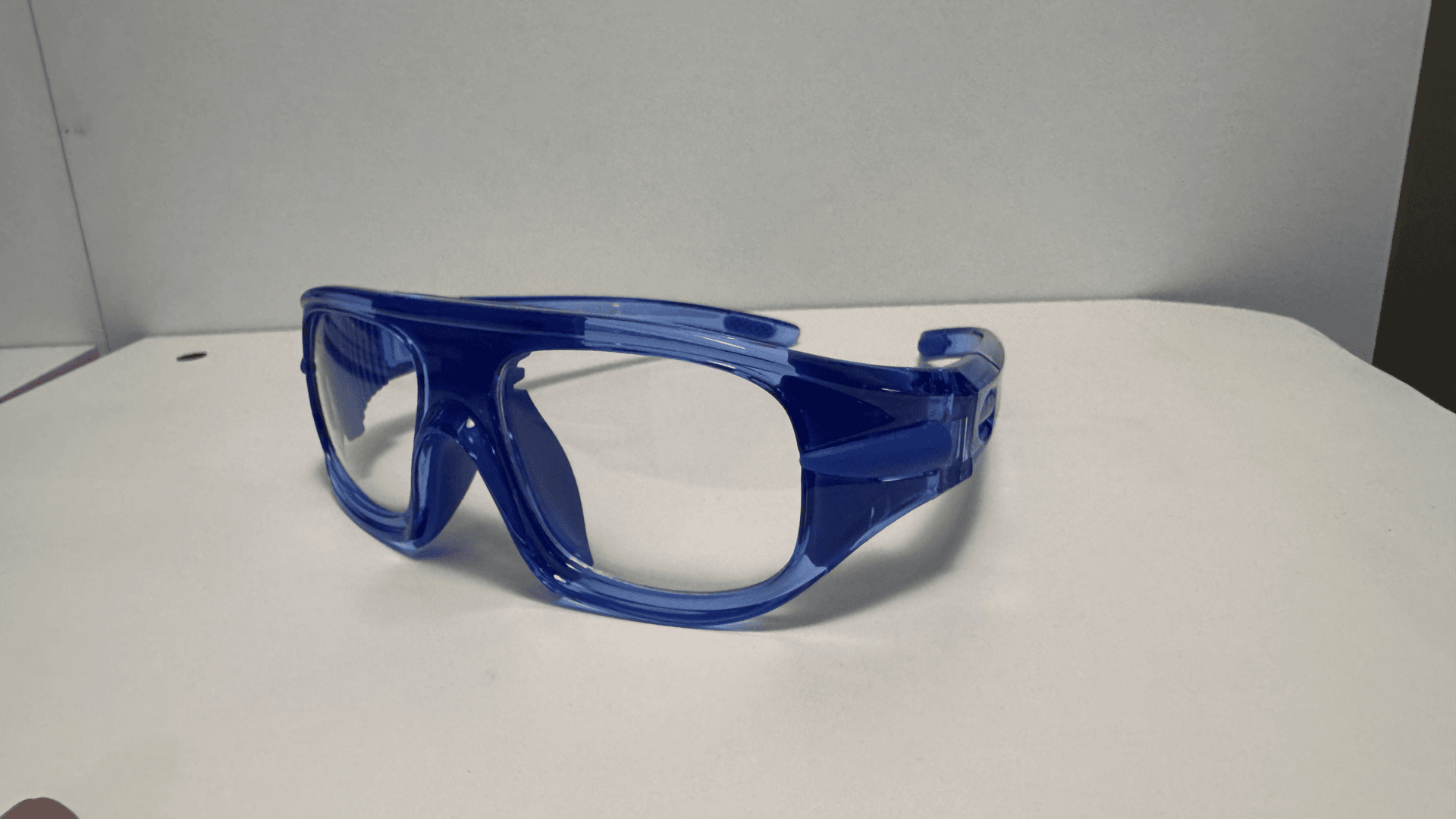 ? Gafas de Protección para Deporte: Seguridad, Comodidad y Rendimiento en la Cancha 7 modelo dejadita azul