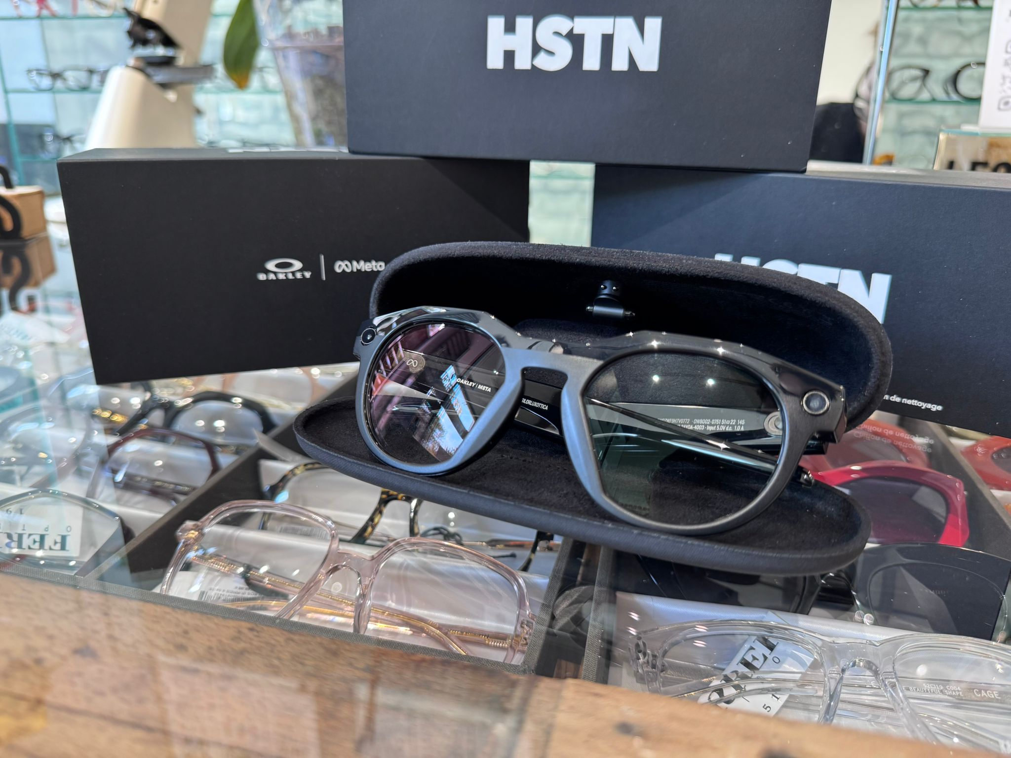 Oakley Meta HSTN en Valencia detalle frontal